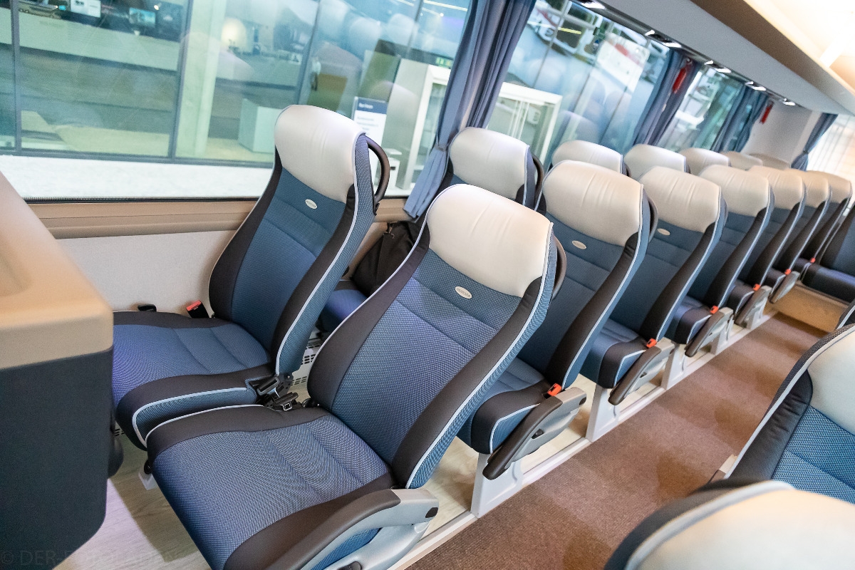 Neoplan Tourliner P20 Fernreisebus